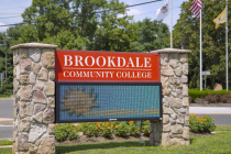 全美最大的养老公司：年收入35亿美元，Brookdale的得与失
